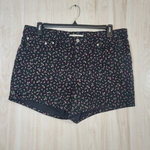 Levi’s Black Floral Mid Length Shorts Sz 33